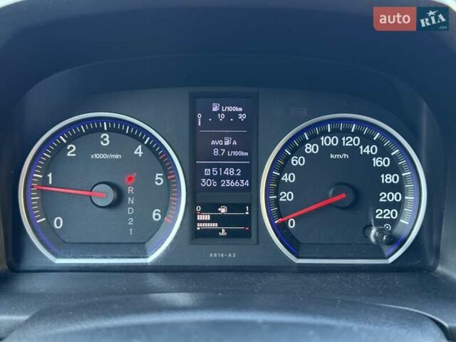 Сірий Хонда СРВ, об'ємом двигуна 2.2 л та пробігом 236 тис. км за 13400 $, фото 26 на Automoto.ua