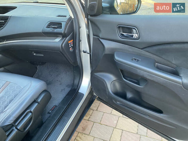 Серый Хонда СРВ, объемом двигателя 2.2 л и пробегом 216 тыс. км за 18000 $, фото 10 на Automoto.ua