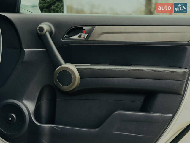 Серый Хонда СРВ, объемом двигателя 2.2 л и пробегом 165 тыс. км за 14950 $, фото 76 на Automoto.ua