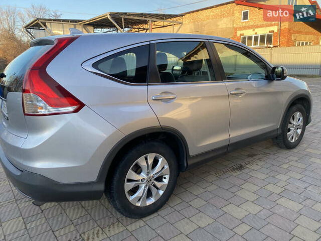 Серый Хонда СРВ, объемом двигателя 2.2 л и пробегом 216 тыс. км за 18000 $, фото 3 на Automoto.ua