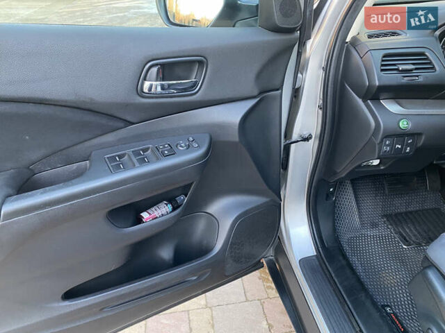 Серый Хонда СРВ, объемом двигателя 2.2 л и пробегом 216 тыс. км за 18000 $, фото 7 на Automoto.ua