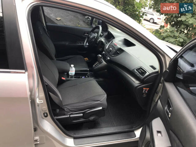 Серый Хонда СРВ, объемом двигателя 0 л и пробегом 217 тыс. км за 16655 $, фото 2 на Automoto.ua