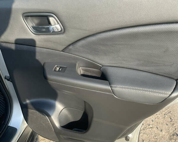 Серый Хонда СРВ, объемом двигателя 2.2 л и пробегом 283 тыс. км за 16500 $, фото 23 на Automoto.ua