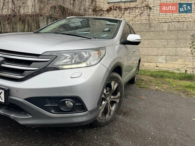 Серый Хонда СРВ, объемом двигателя 2 л и пробегом 190 тыс. км за 15700 $, фото 2 на Automoto.ua