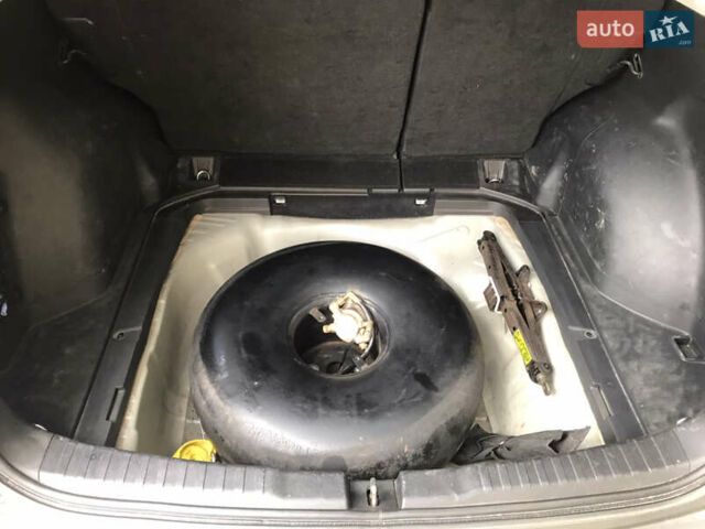 Серый Хонда СРВ, объемом двигателя 0 л и пробегом 217 тыс. км за 16655 $, фото 8 на Automoto.ua