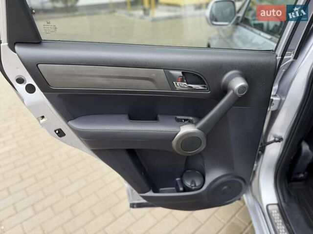 Серый Хонда СРВ, объемом двигателя 2.2 л и пробегом 260 тыс. км за 14200 $, фото 17 на Automoto.ua