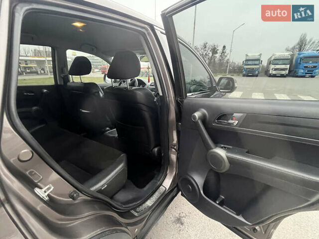 Серый Хонда СРВ, объемом двигателя 2.35 л и пробегом 179 тыс. км за 13600 $, фото 13 на Automoto.ua