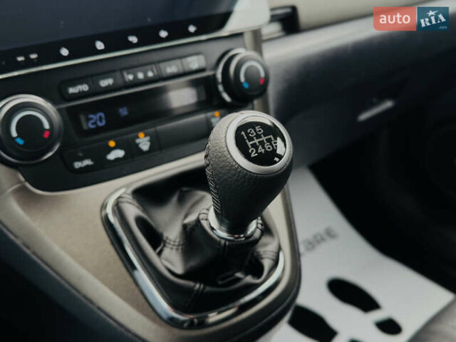 Серый Хонда СРВ, объемом двигателя 2.2 л и пробегом 165 тыс. км за 14950 $, фото 66 на Automoto.ua