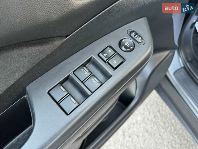 Серый Хонда СРВ, объемом двигателя 2.2 л и пробегом 228 тыс. км за 15899 $, фото 71 на Automoto.ua