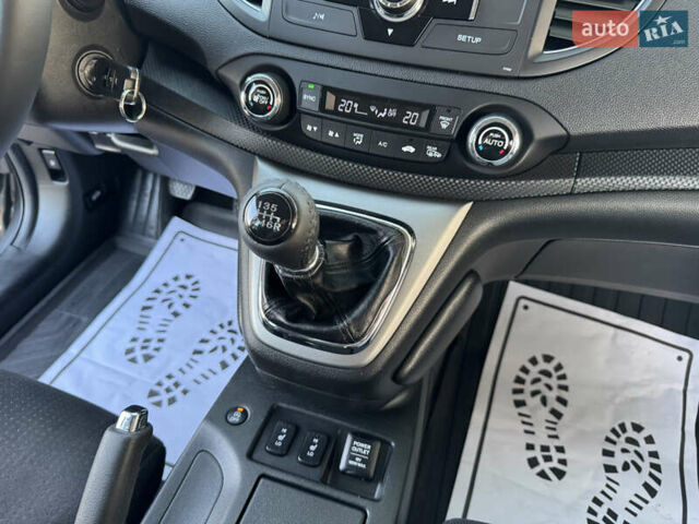 Серый Хонда СРВ, объемом двигателя 2.2 л и пробегом 228 тыс. км за 15899 $, фото 95 на Automoto.ua