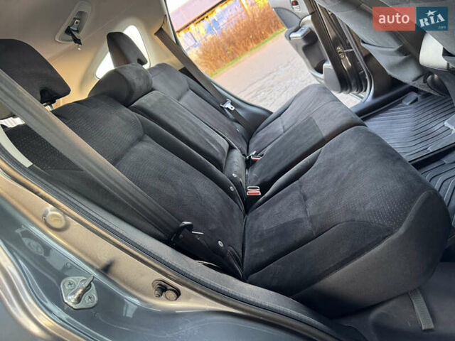 Серый Хонда СРВ, объемом двигателя 2.2 л и пробегом 228 тыс. км за 15899 $, фото 104 на Automoto.ua