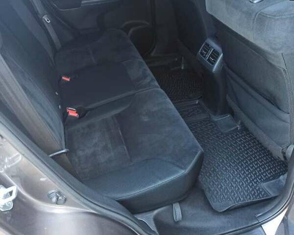 Серый Хонда СРВ, объемом двигателя 2.35 л и пробегом 205 тыс. км за 13200 $, фото 5 на Automoto.ua