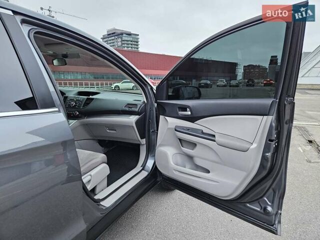 Сірий Хонда СРВ, об'ємом двигуна 2.4 л та пробігом 118 тис. км за 14900 $, фото 19 на Automoto.ua