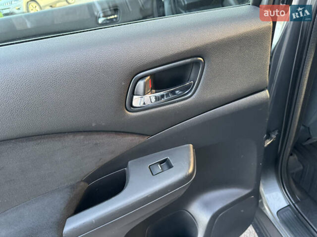 Серый Хонда СРВ, объемом двигателя 2.2 л и пробегом 228 тыс. км за 15899 $, фото 98 на Automoto.ua