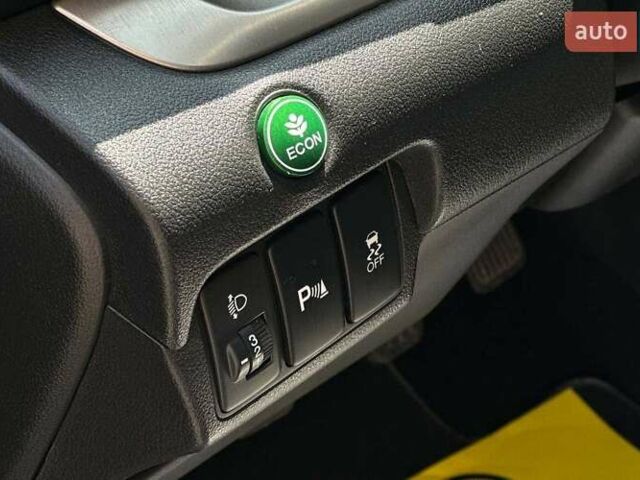 Сірий Хонда СРВ, об'ємом двигуна 1.6 л та пробігом 230 тис. км за 15000 $, фото 7 на Automoto.ua