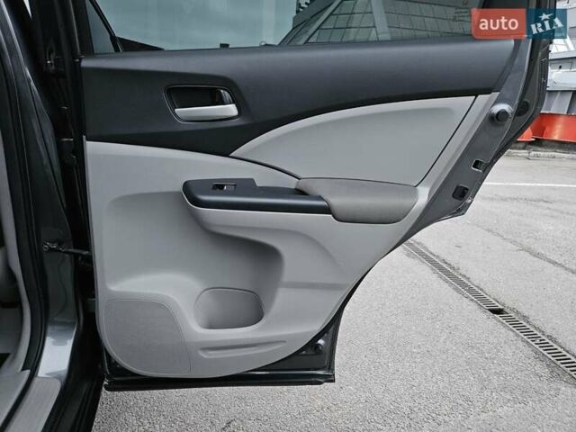 Сірий Хонда СРВ, об'ємом двигуна 2.4 л та пробігом 118 тис. км за 14900 $, фото 26 на Automoto.ua