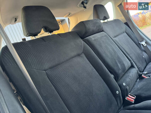 Серый Хонда СРВ, объемом двигателя 2.2 л и пробегом 228 тыс. км за 15899 $, фото 106 на Automoto.ua