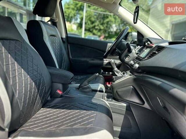 Хонда СРВ 2014 в Ивано-Франковске на Automoto.ua Серый Хонда СРВ, объемом двигателя 1.6 л и пробегом 230 тыс. км за 15000 $, фото 14 на Automoto.ua