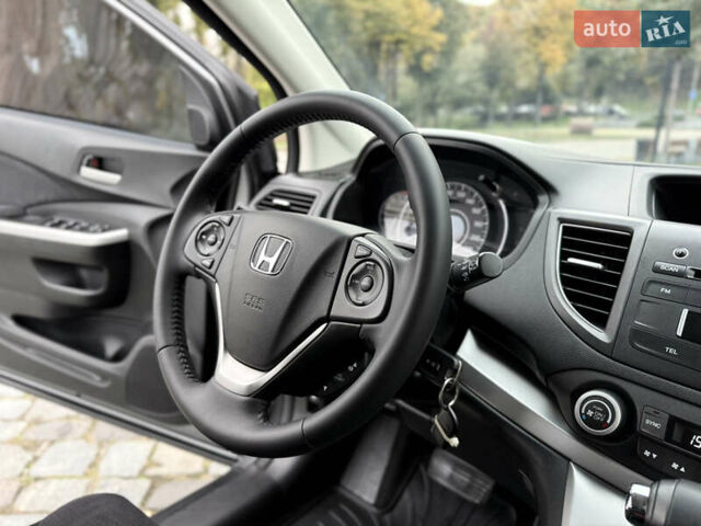 Хонда СРВ 2014 в Киеве на Automoto.ua Серый Хонда СРВ, объемом двигателя 2.4 л и пробегом 92 тыс. км за 17300 $, фото 46 на Automoto.ua