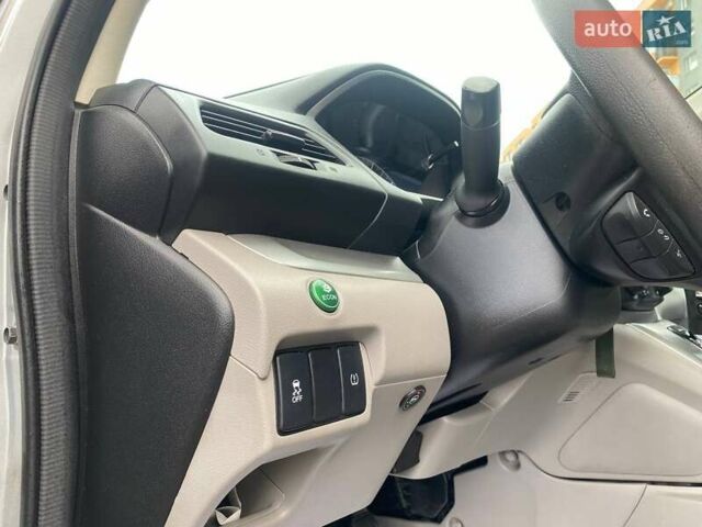Хонда СРВ 2014 у Вінниці на Automoto.ua Сірий Хонда СРВ, об'ємом двигуна 2.35 л та пробігом 171 тис. км за 16800 $, фото 9 на Automoto.ua