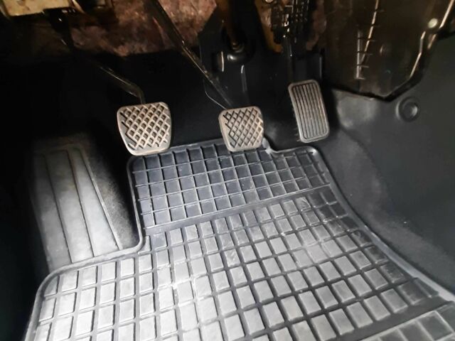 Серый Хонда СРВ, объемом двигателя 1.6 л и пробегом 236 тыс. км за 17500 $, фото 18 на Automoto.ua