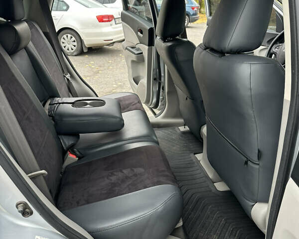 Хонда СРВ 2014 в Полтаве на Automoto.ua Серый Хонда СРВ, объемом двигателя 2.35 л и пробегом 189 тыс. км за 13500 $, фото 15 на Automoto.ua