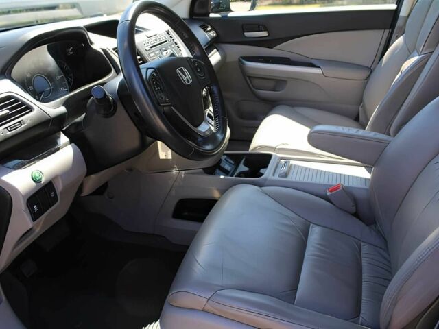 Хонда СРВ 2014 в Львове на Automoto.ua Серый Хонда СРВ, объемом двигателя 2.4 л и пробегом 88 тыс. км за 7056 $, фото 7 на Automoto.ua