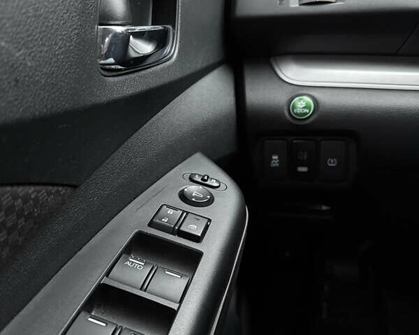 Сірий Хонда СРВ, об'ємом двигуна 2.4 л та пробігом 156 тис. км за 16700 $, фото 8 на Automoto.ua