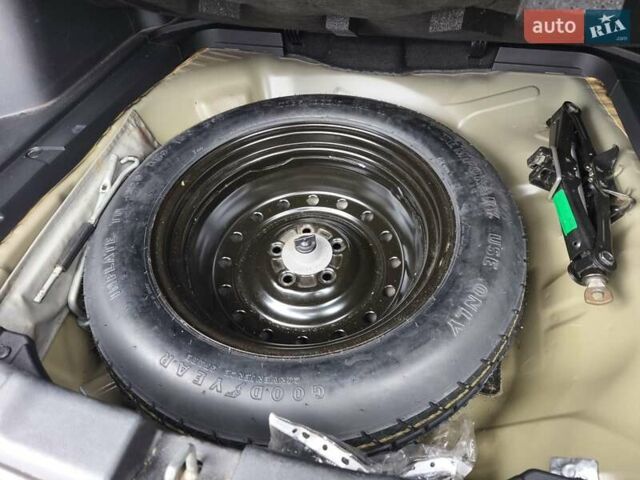 Сірий Хонда СРВ, об'ємом двигуна 2.35 л та пробігом 185 тис. км за 15300 $, фото 26 на Automoto.ua