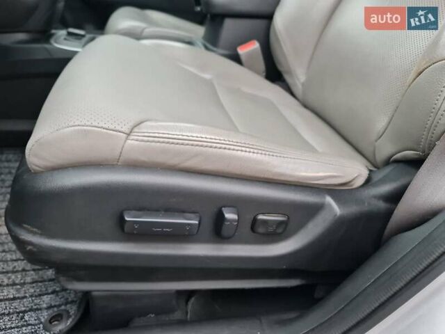 Сірий Хонда СРВ, об'ємом двигуна 2.36 л та пробігом 223 тис. км за 14800 $, фото 17 на Automoto.ua