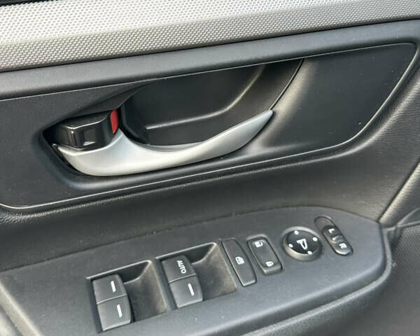 Сірий Хонда СРВ, об'ємом двигуна 2.4 л та пробігом 148 тис. км за 18700 $, фото 34 на Automoto.ua