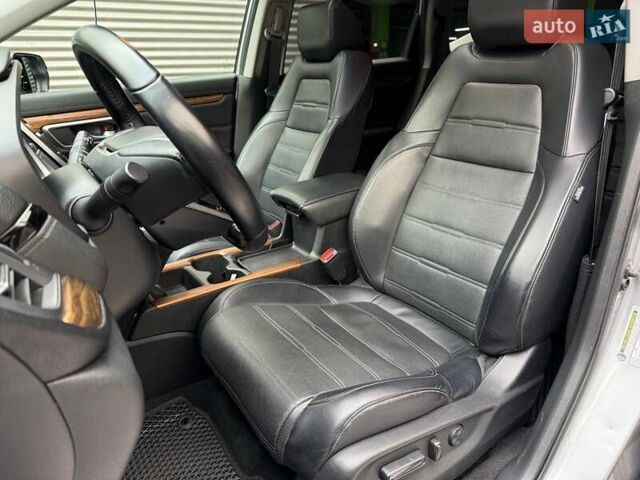 Хонда СРВ 2017 в Киеве на Automoto.ua Серый Хонда СРВ, объемом двигателя 1.5 л и пробегом 84 тыс. км за 18990 $, фото 9 на Automoto.ua
