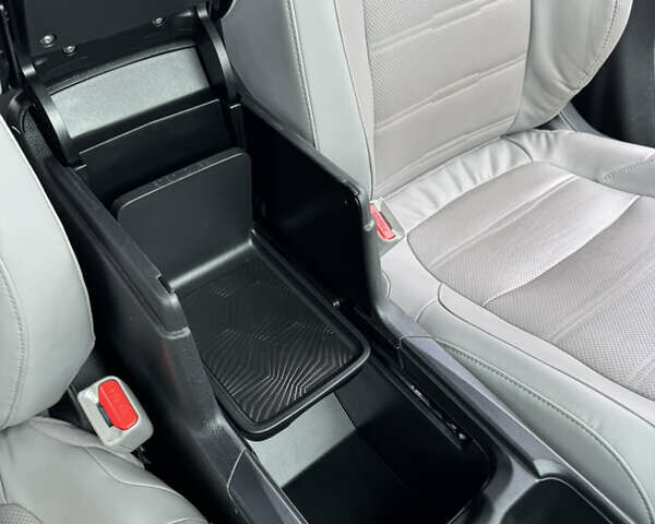 Сірий Хонда СРВ, об'ємом двигуна 1.5 л та пробігом 108 тис. км за 19900 $, фото 28 на Automoto.ua