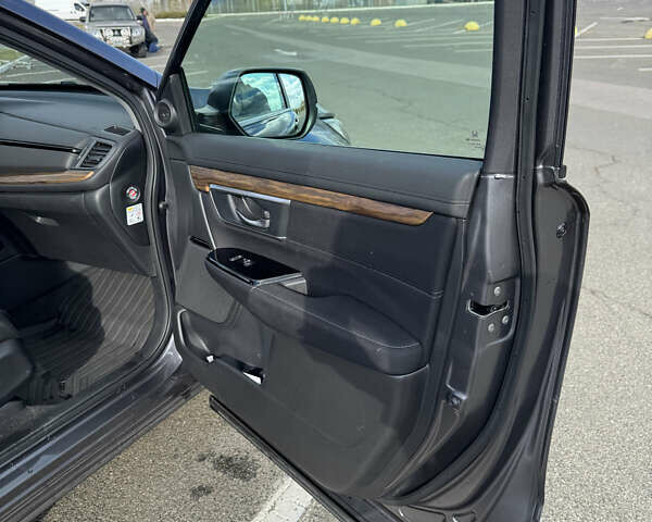 Серый Хонда СРВ, объемом двигателя 1.5 л и пробегом 49 тыс. км за 27500 $, фото 4 на Automoto.ua