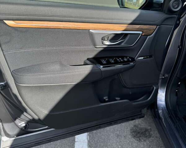 Серый Хонда СРВ, объемом двигателя 1.5 л и пробегом 49 тыс. км за 27500 $, фото 8 на Automoto.ua