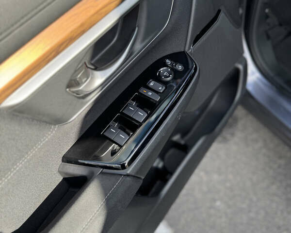 Серый Хонда СРВ, объемом двигателя 1.5 л и пробегом 49 тыс. км за 27500 $, фото 9 на Automoto.ua