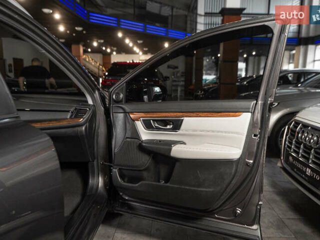 Серый Хонда СРВ, объемом двигателя 1.5 л и пробегом 46 тыс. км за 22500 $, фото 5 на Automoto.ua