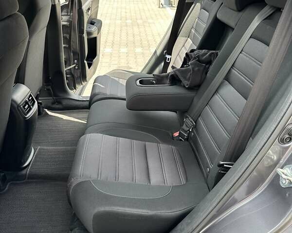 Серый Хонда СРВ, объемом двигателя 1.5 л и пробегом 120 тыс. км за 25000 $, фото 9 на Automoto.ua