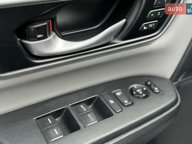 Серый Хонда СРВ, объемом двигателя 1.99 л и пробегом 43 тыс. км за 27000 $, фото 8 на Automoto.ua