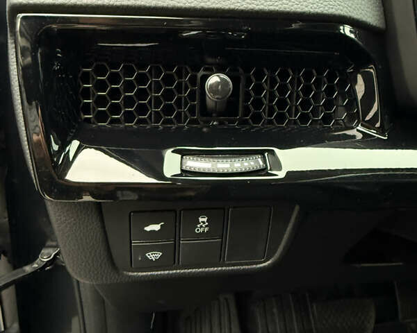 Серый Хонда СРВ, объемом двигателя 1.5 л и пробегом 15 тыс. км за 32950 $, фото 12 на Automoto.ua