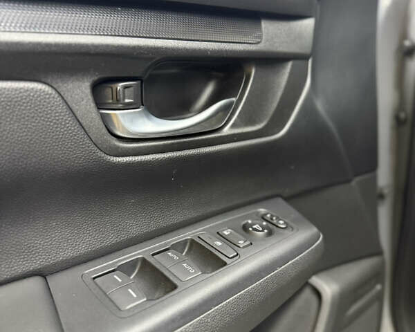 Сірий Хонда СРВ, об'ємом двигуна 1.5 л та пробігом 37 тис. км за 37000 $, фото 15 на Automoto.ua