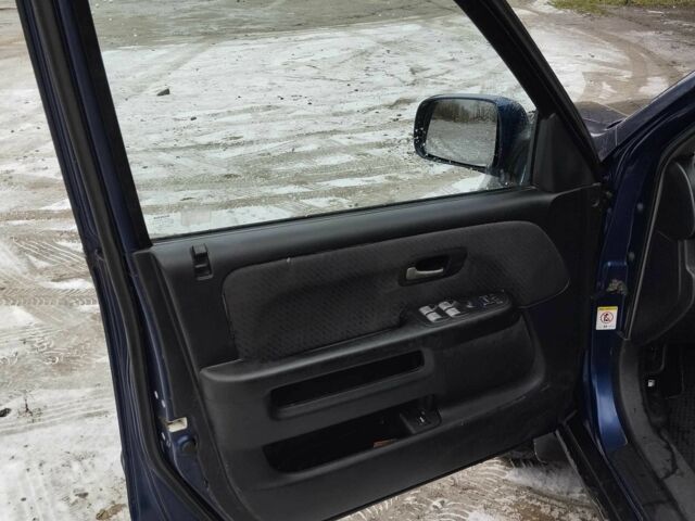 Синий Хонда СРВ, объемом двигателя 2 л и пробегом 1000 тыс. км за 3300 $, фото 11 на Automoto.ua