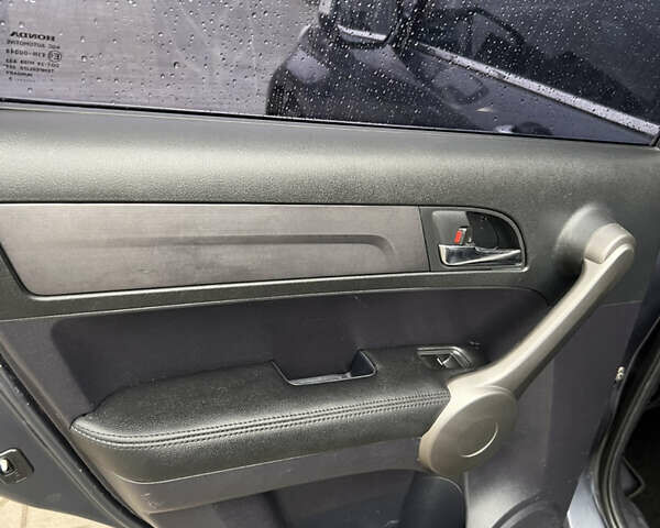 Синий Хонда СРВ, объемом двигателя 2 л и пробегом 247 тыс. км за 7850 $, фото 17 на Automoto.ua