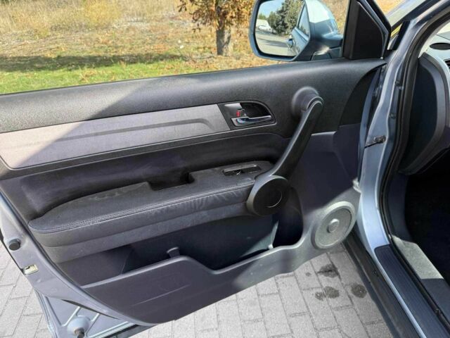 Синий Хонда СРВ, объемом двигателя 2.2 л и пробегом 286 тыс. км за 4400 $, фото 12 на Automoto.ua