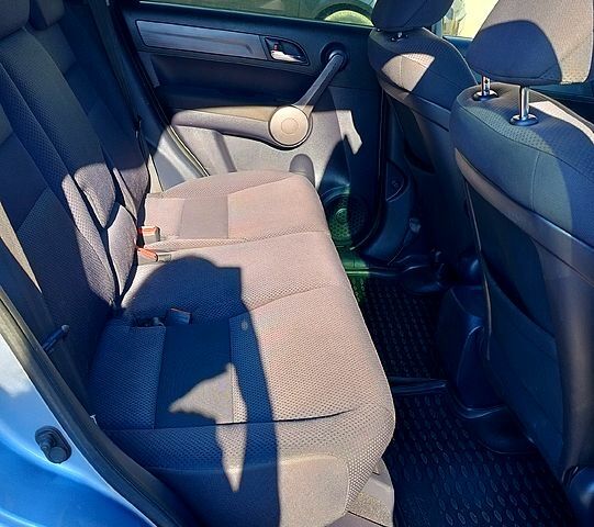 Синий Хонда СРВ, объемом двигателя 2.2 л и пробегом 301 тыс. км за 5500 $, фото 2 на Automoto.ua