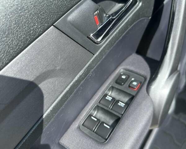 Синий Хонда СРВ, объемом двигателя 2 л и пробегом 255 тыс. км за 8750 $, фото 7 на Automoto.ua