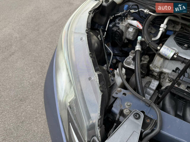 Синий Хонда СРВ, объемом двигателя 2.4 л и пробегом 250 тыс. км за 12777 $, фото 100 на Automoto.ua