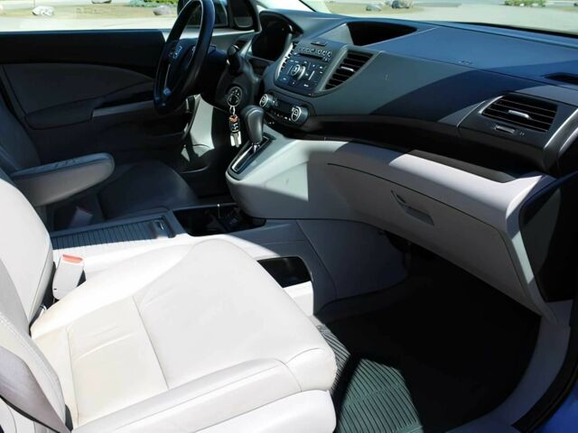 Хонда СРВ 2014 в Киеве на Automoto.ua Синий Хонда СРВ, объемом двигателя 2.4 л и пробегом 86 тыс. км за 8900 $, фото 9 на Automoto.ua