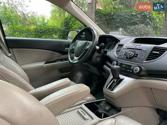 Хонда СРВ 2014 в Киеве на Automoto.ua Синий Хонда СРВ, объемом двигателя 2.4 л и пробегом 143 тыс. км за 16490 $, фото 36 на Automoto.ua