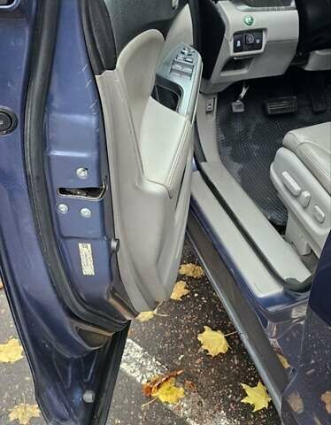 Хонда СРВ 2014 в Василькове на Automoto.ua Синий Хонда СРВ, объемом двигателя 2.35 л и пробегом 190 тыс. км за 15800 $, фото 10 на Automoto.ua